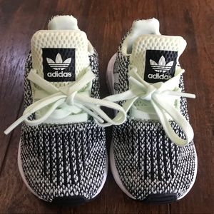 Toddler size 6 AdidasSwift Running Shoes ( NEW)